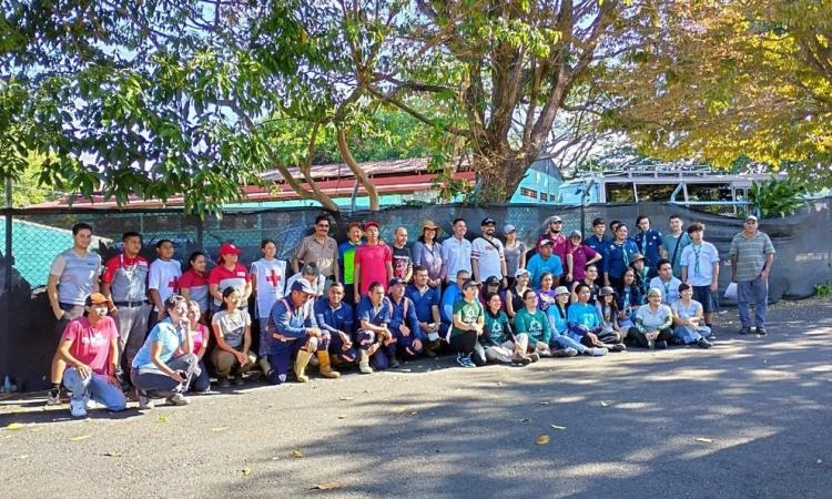 La UCR transforma comunidades por medio de la ciencia y la acción social para recuperar los ríos