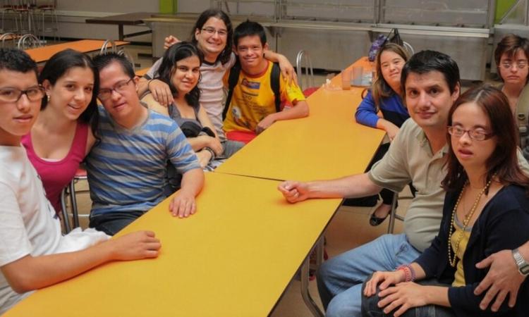 Estudiantes con discapacidad cognitiva de la UCR logran acceso a cursos virtuales durante la pandemia