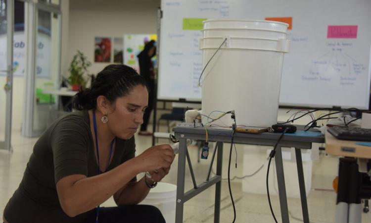 Mujeres de zonas rurales mejoran prácticas agrícolas y gestión del agua mediante uso de la tecnología