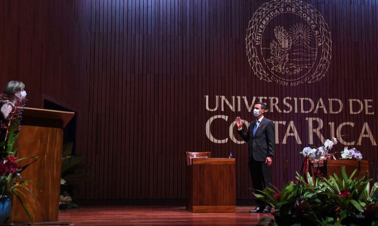 El Dr. Gustavo Gutiérrez Espeleta fue juramentado como rector de la UCR