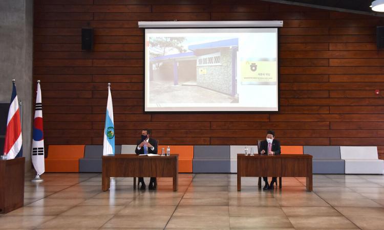 La Administración universitaria y la embajada de la República de Corea reafirman su compromiso para el desarrollo de proyectos conjuntos