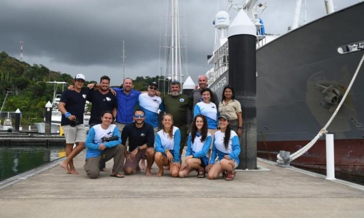 Bióloga marina de la UCR participa en expedición científica entre la isla del Coco y las islas Galápagos