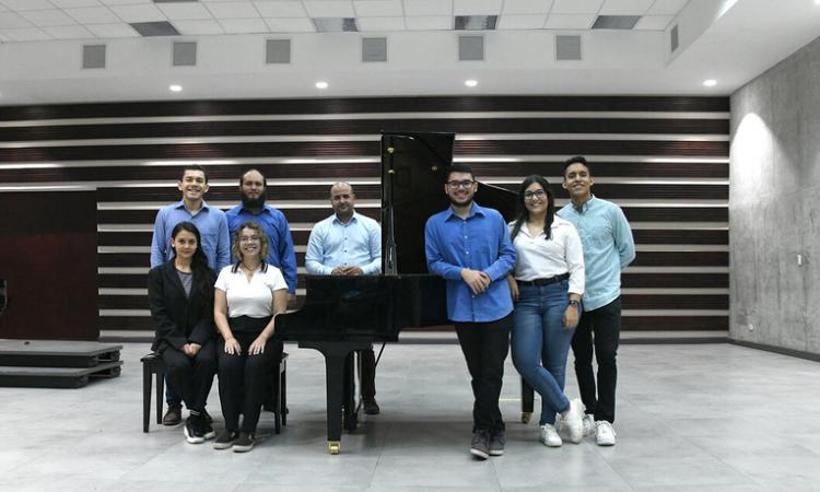 Un grupo de pianistas de la UCR fue nominado al premio ACAM 2022 en la categoría Clásica Contemporánea