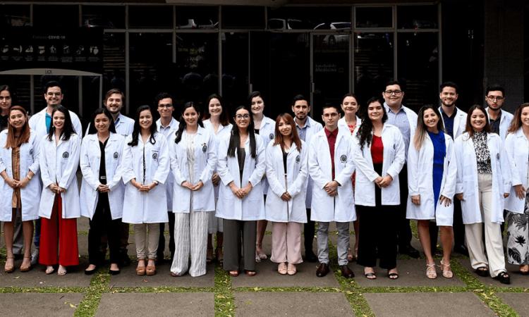 Estudiantes de Medicina de la UCR vuelven a superar el promedio mundial en prueba internacional