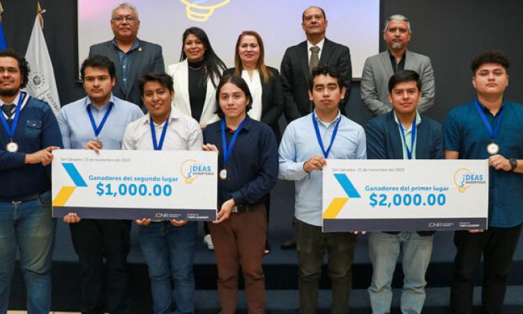 Estudiantes UES ganan primer y segundo lugar en concurso de propiedad intelectual del CNR