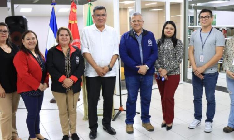 Autoridades reinauguran Biblioteca Digital con Estantería Abierta en Facultad de Química y Farmacia