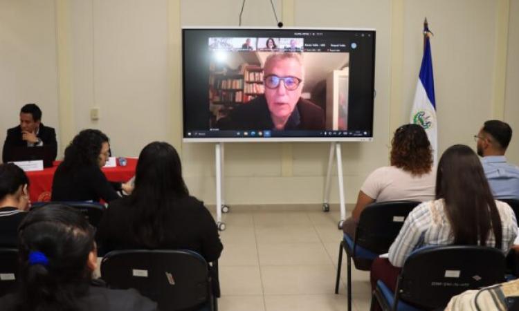 Estudiantes reflexionan sobre la democracia en Cátedra UNESCO