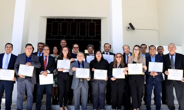 Gradúan a 250 docentes del diplomado de especialización en la asignación de créditos en programas de grado y posgrado