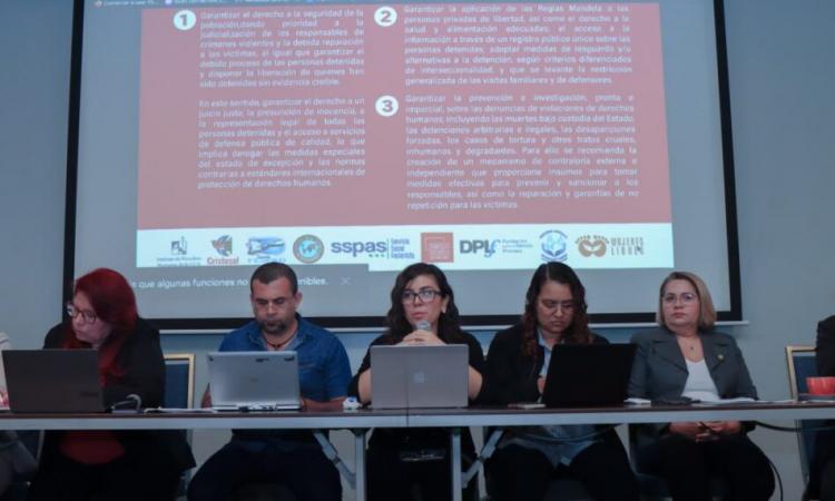 Autoridades universitarias presentan informe ante examen evaluador de derechos humanos