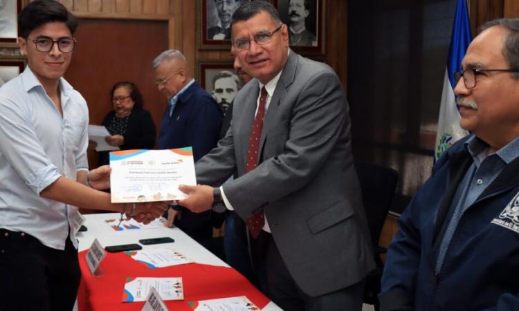 UES y World Vision fortalecen la formación en fisioterapia y sostenibilidad