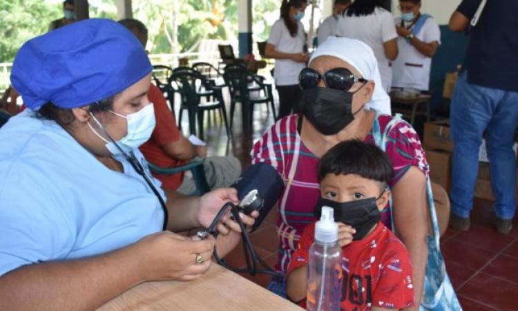 Medicina realiza jornada médica en comunidades de San Vicente