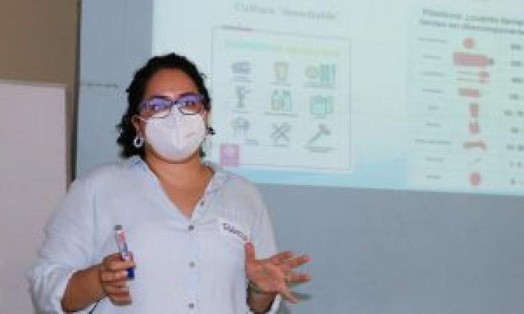 LABTOX-UES realiza primer taller de Ciencia Ciudadana para el Estudio de la Basura Plástica Marina