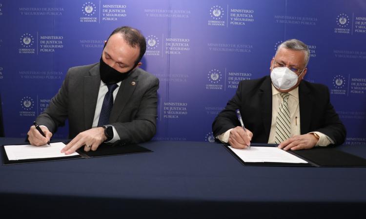 UES y Ministerio de Justicia firman Carta de Entendimiento