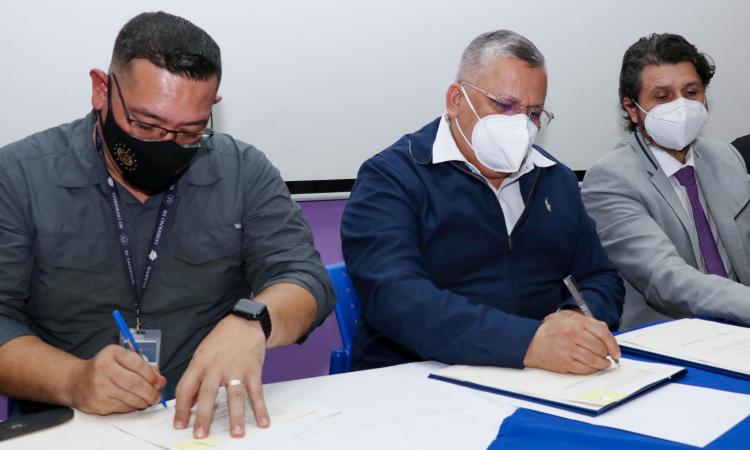 UES firma convenio de cooperación con INABVE para brindar atención odontológica