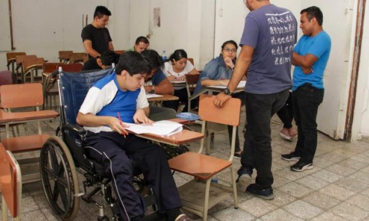 Aspirantes con discapacidad participan en proceso de admisión 2023