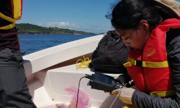 LABTOX- UES presenta informe de monitoreo del Lago de Coatepeque