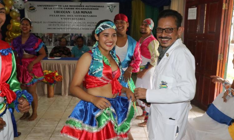 Celebran Día del Veterinario y la Veterinaria en URACCAN recinto Las Minas