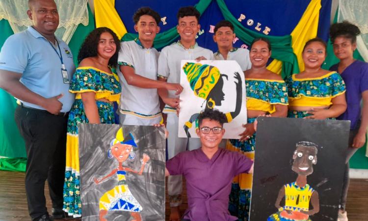 Historia del May Pole en el festival cultural en Bilwi
