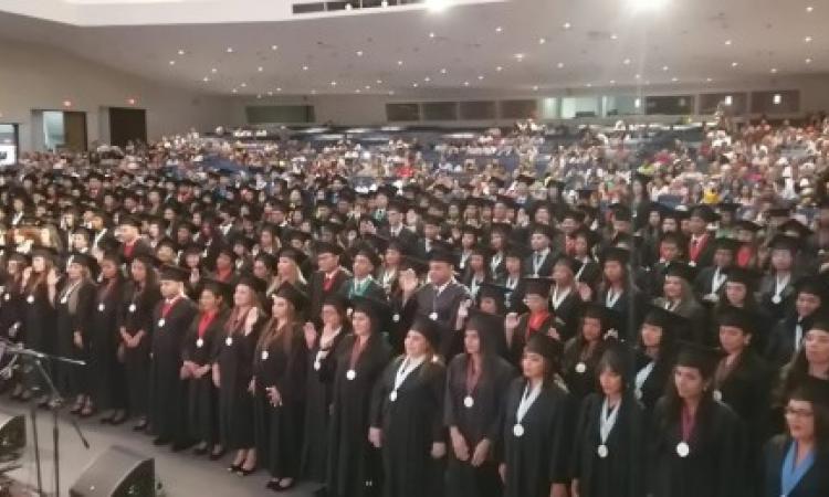 Graduación de 295 nuevos profesionales en el Centro Regional de Panamá Oeste de la Universidad de Panamá