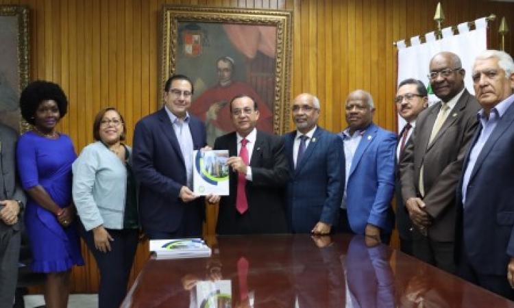 Universidad de Panamá entrega propuesta de desarrollo nacional al candidato Martín Torrijos: Compromiso por una colaboración fructífera