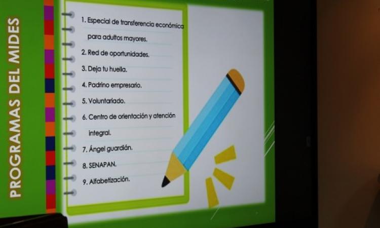 Estudiante de la Escuela de Ciencias de la Familia y del Desarrollo Comunitario presenta trabajo de práctica profesional