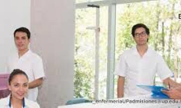 Imposición de cofias marca el inicio de la práctica clínica para estudiantes de Enfermería en la Universidad de Panamá