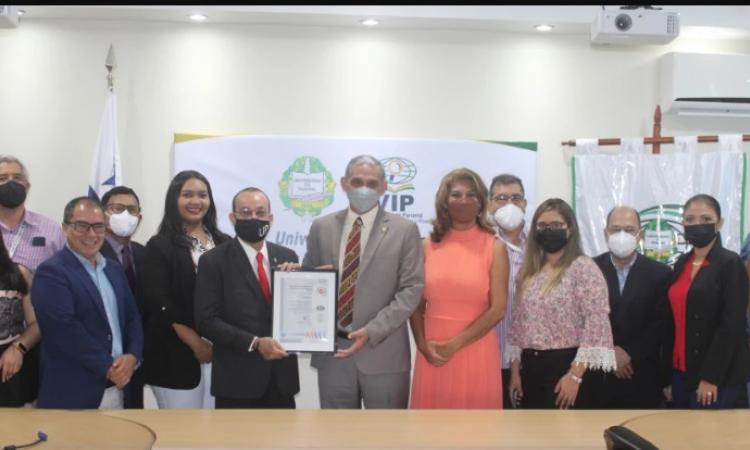 Vicerrectoría De Investigación Y Postgrado De La UP Recibe Certificación Iso 9001:2015