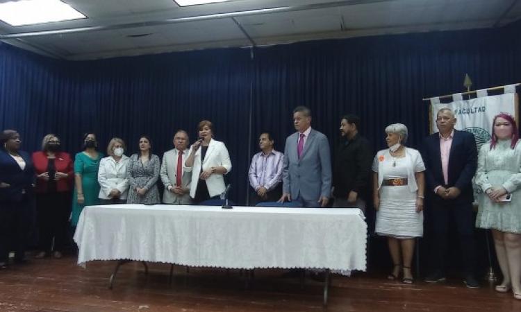 Nuevo decano de la Facultad de Comunicación Social presenta su equipo de trabajo