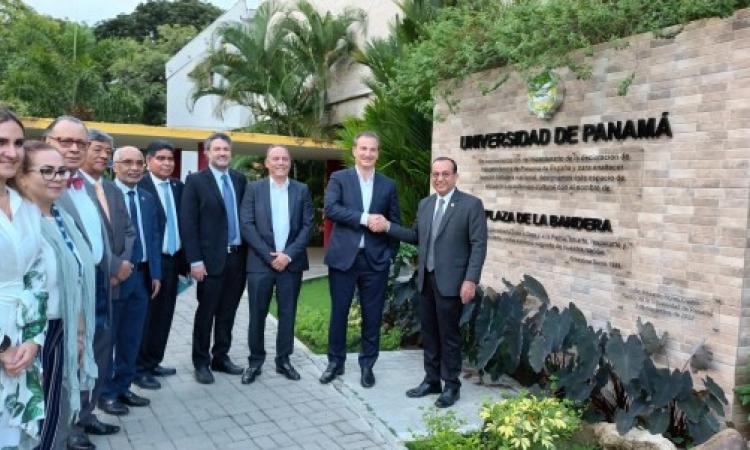 Universidad de Panamá implementará uso de energía limpia en sus instalaciones