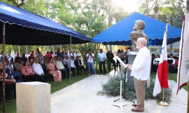 Universidad de Panamá rinde honores a los mártires del 9 de enero de 1964