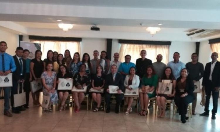 Docentes de escuelas Media culminan Diplomado en Didáctica de la Química organizado por UP y SENACYT