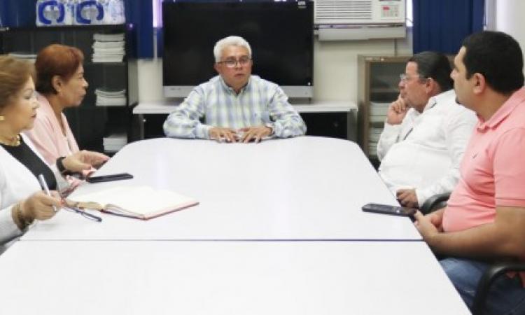 Autoridades educativas de Honduras visitan al director del ICASE