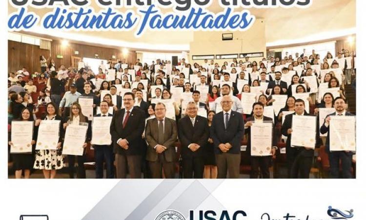 USAC entregó títulos de distintas facultades