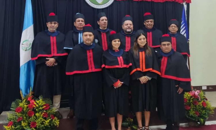 USAC: ¡Celebrando el logro de nuevos Licenciados en Ciencias Jurídicas y Sociales!