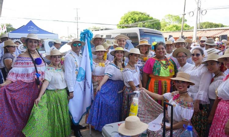 UDELAS Delegación de UDELAS se viste de gala y dice presente en el Desfile de las Mil Polleras