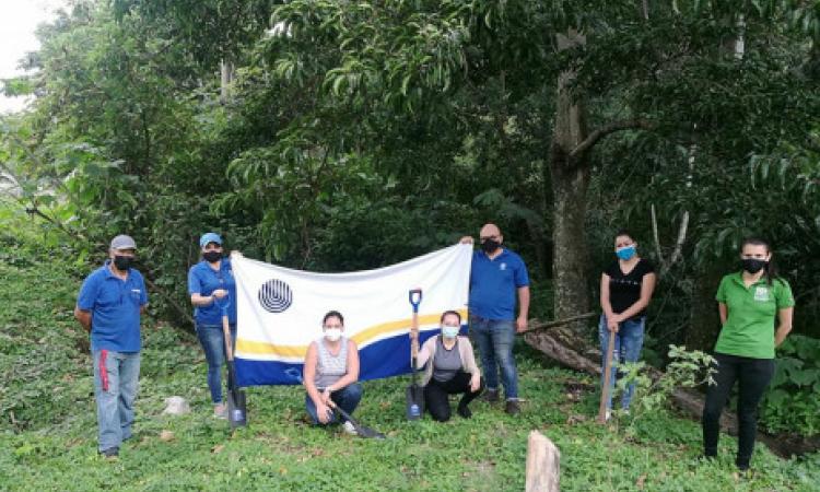 UNED Desamparados promueve conservación ambiental y apunta a la obtención de la Bandera Azul Ecológica