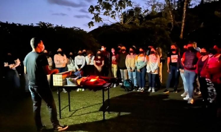 Estudiantes del Colegio Científico de San Vito adscrito a la UNED realizaron observación astronómica