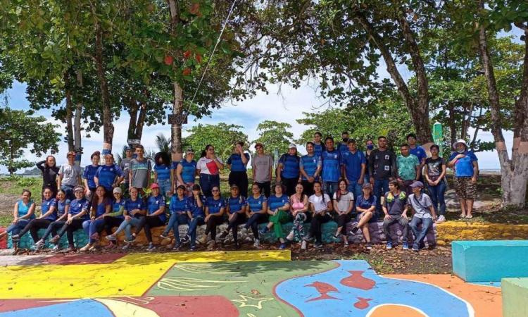 Cerca De 500 Estudiantes De La UNED Participan En Limpieza De Cuatro Playas Costarricenses