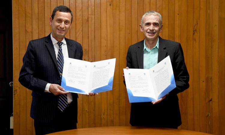UNED y UCR firman convenio de cooperación para fortalecer el quehacer universitario en los territorios