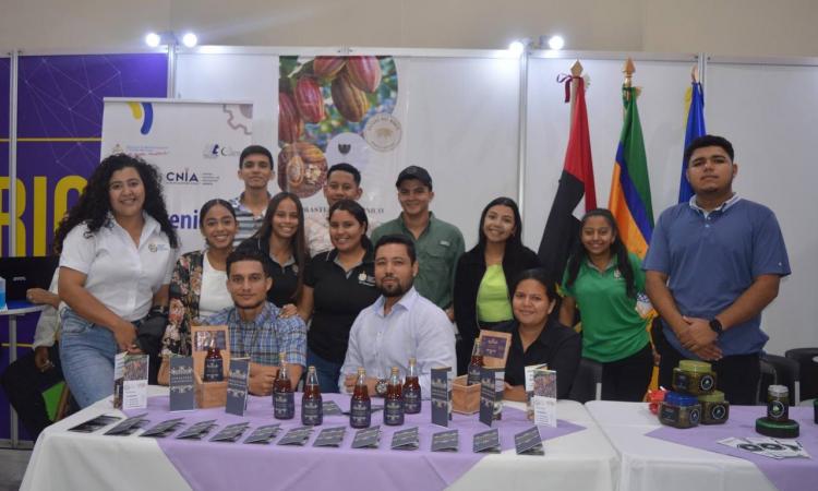 Emprendedores de la UNA participan en la VI Edición de EXPOPYME Nicaragua 2023