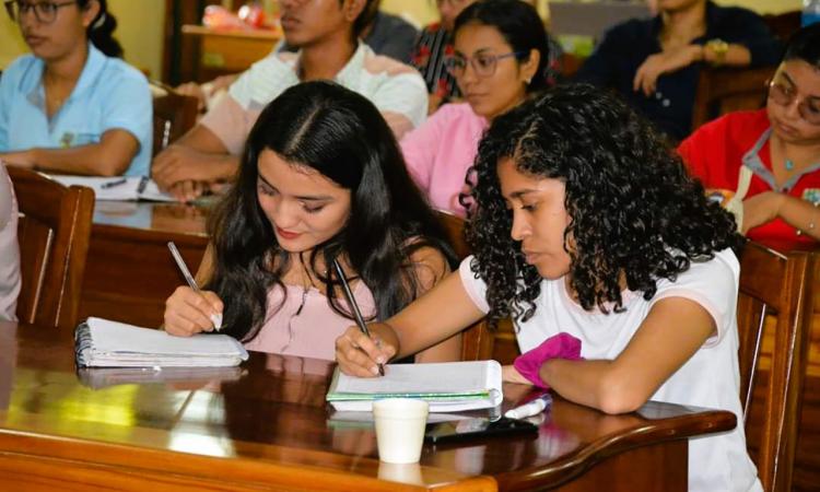 Estudiantes de Ciencias Agrícolas fortalecen sus conocimientos en investigación científica