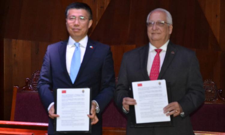 UNAH y República Popular de China firman Carta de Entendimiento para promover intercambios de conocimientos