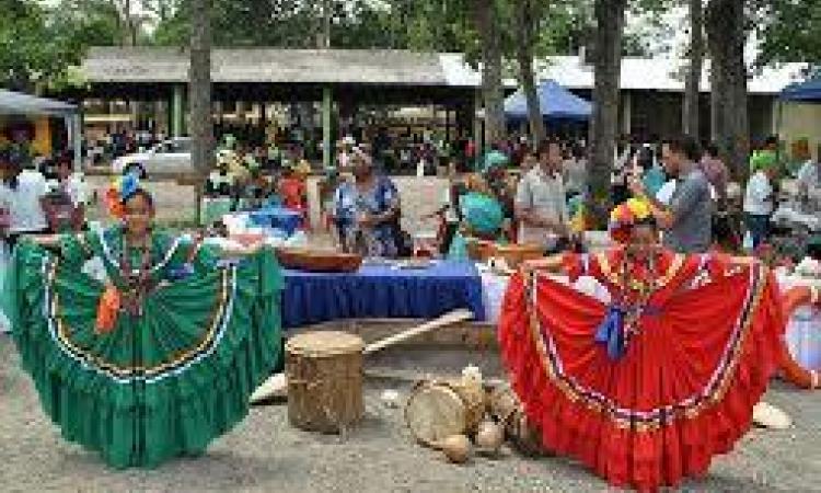 UNAH y Unesco proyectan trabajar en guía de registro de elementos de patrimonio cultural y material