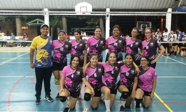 Voleibol femenino CURLA gana tercer lugar de Torneo Mazapán School