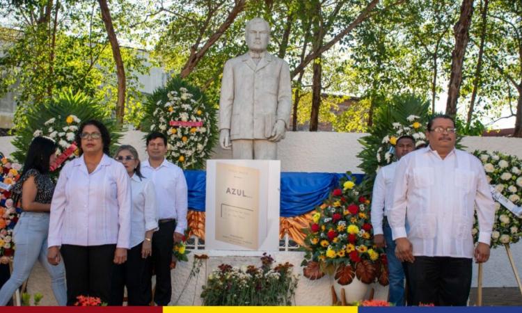 UNAN-León conmemora el 158 aniversario del natalicio de Rubén Darío