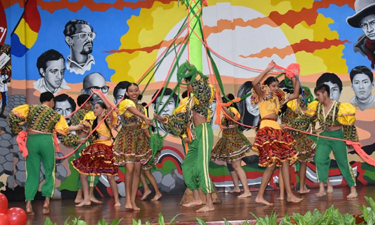 Estudiantes de la Costa Caribe promueven su cultura e identidad en el Festival Mayo Ya