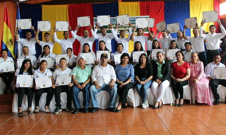 UNAN-Managua entrega al pueblo nicaragüense nuevos profesores de educación media