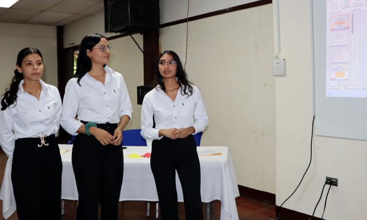 Futuros profesionales de la salud de UNAN-Managua/CIES presentan investigaciones en JUDC 2024