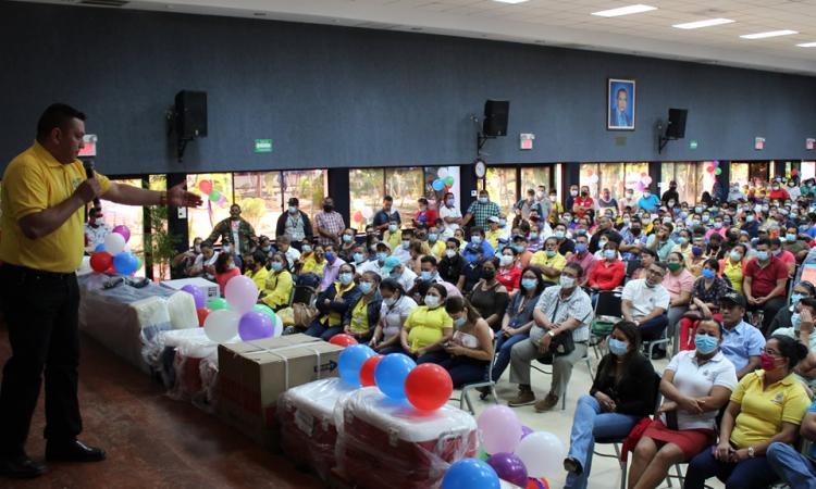 Trabajadores de la UNAN-Managua celebran el 49 aniversario del SITRA