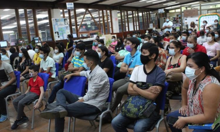 Comunidad universitaria rinde homenaje a Carlos Martínez Rivas